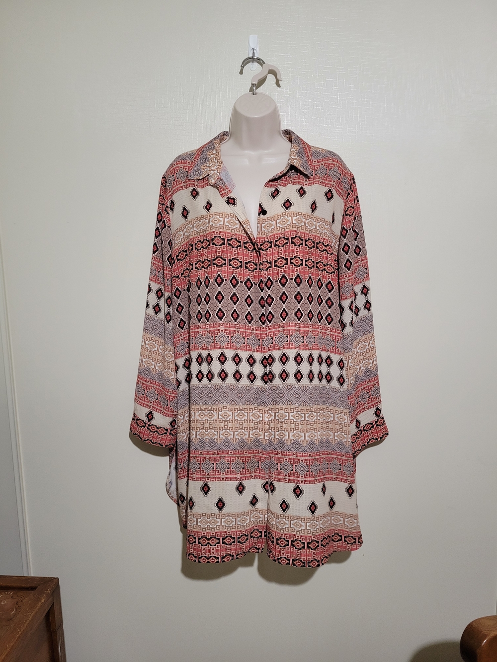 Chico's Cream, Coral & Black Patterned Long Sleeve Blouse